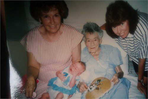 4 gen Flo 83 Moyah Jane and Ellen