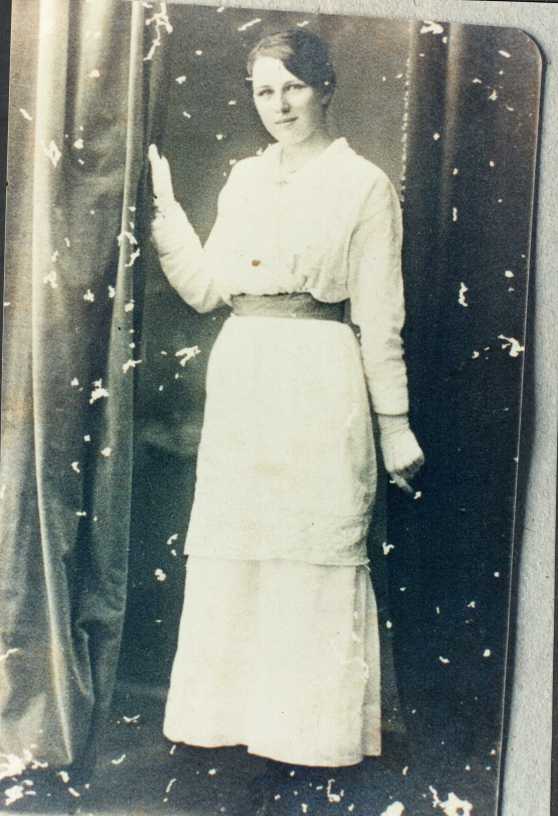 This image has an empty alt attribute; its file name is jeffery-venus-ellen.jpg